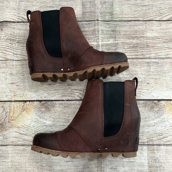 Sorel Lea Chelsea Boot - Picture 3 of 9